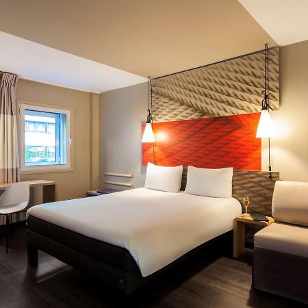 Hotel Ibis Lisboa Liberdade Exteriör bild